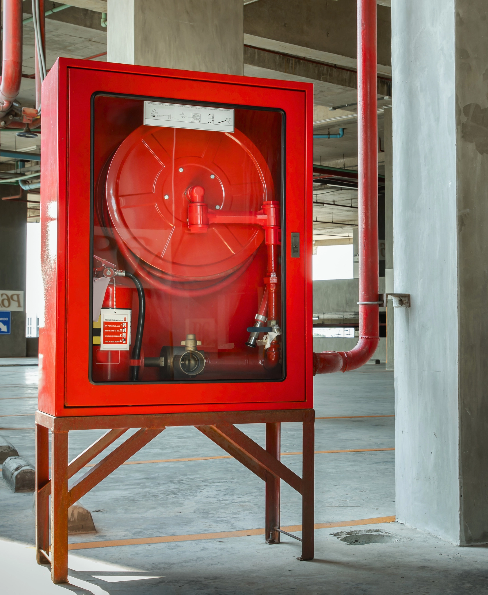 installation-ria-enrouleur-mural-batiment-logistique-securite-incendie